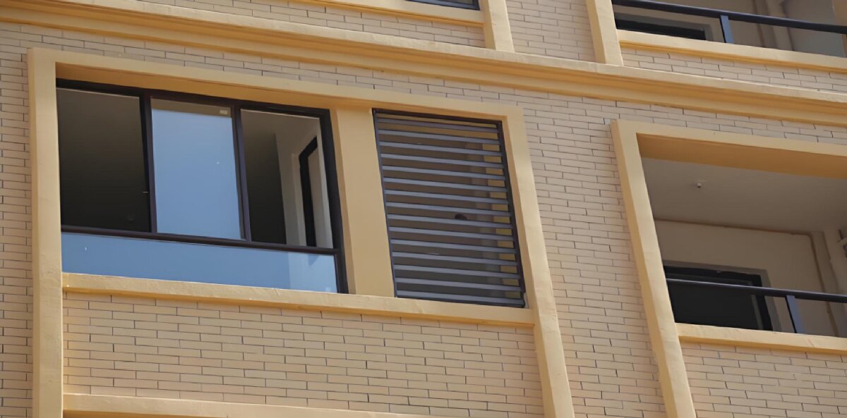 房屋外墻門窗滲水、開裂修繕！(圖1)